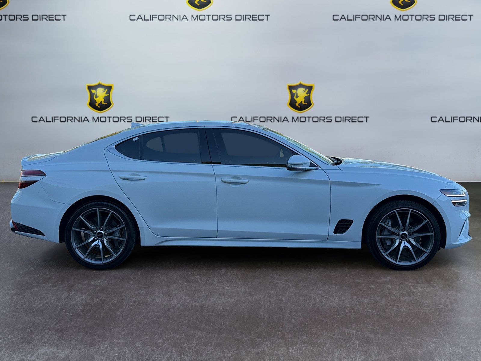Used 2025 Genesis G70 2.5T image 6