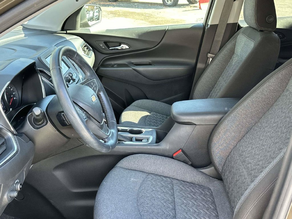 Used 2023 Chevrolet Equinox LT FWD image 9