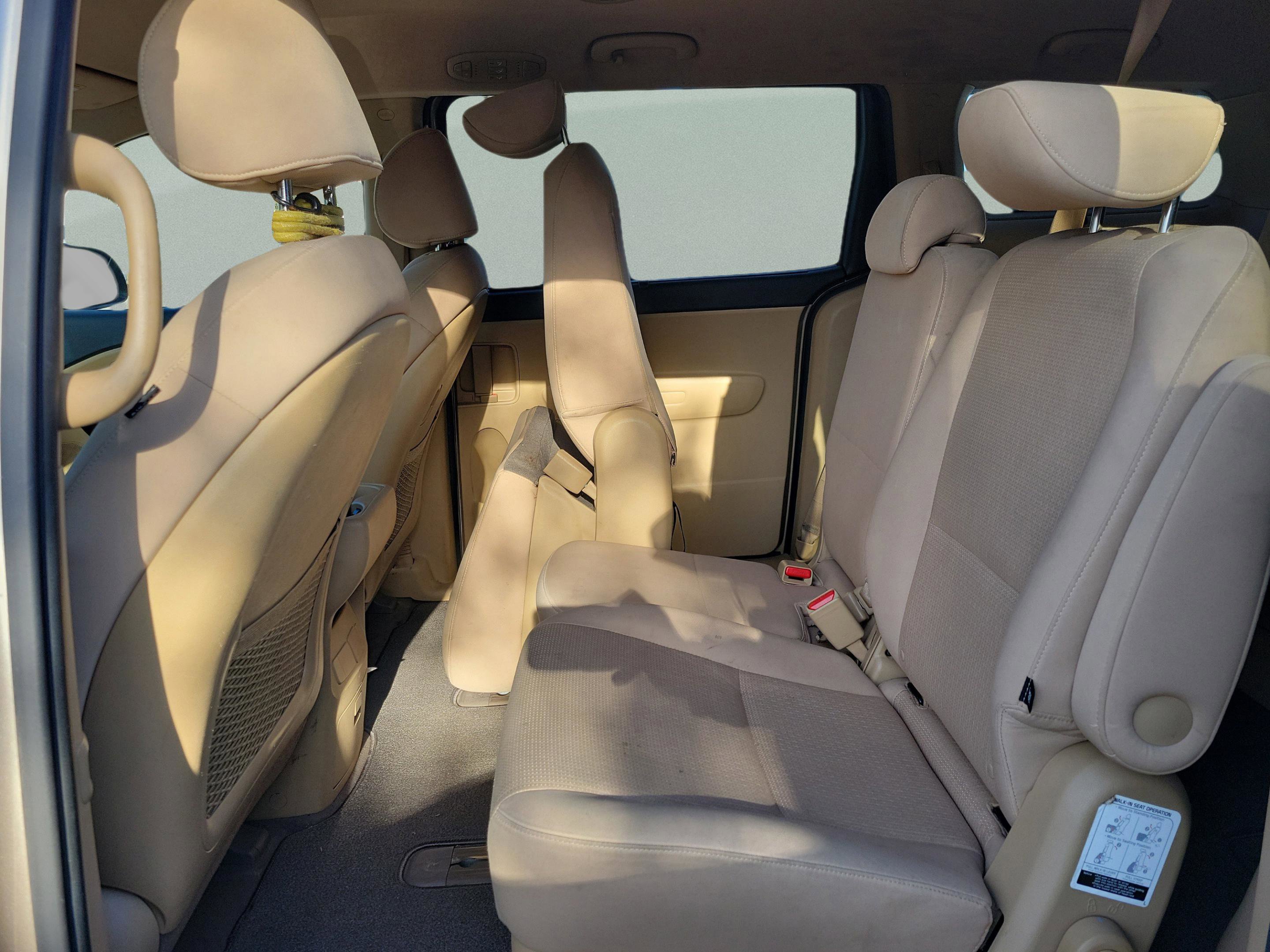 Used 2016 Kia Sedona LX w/ LX Convenience Package image 12