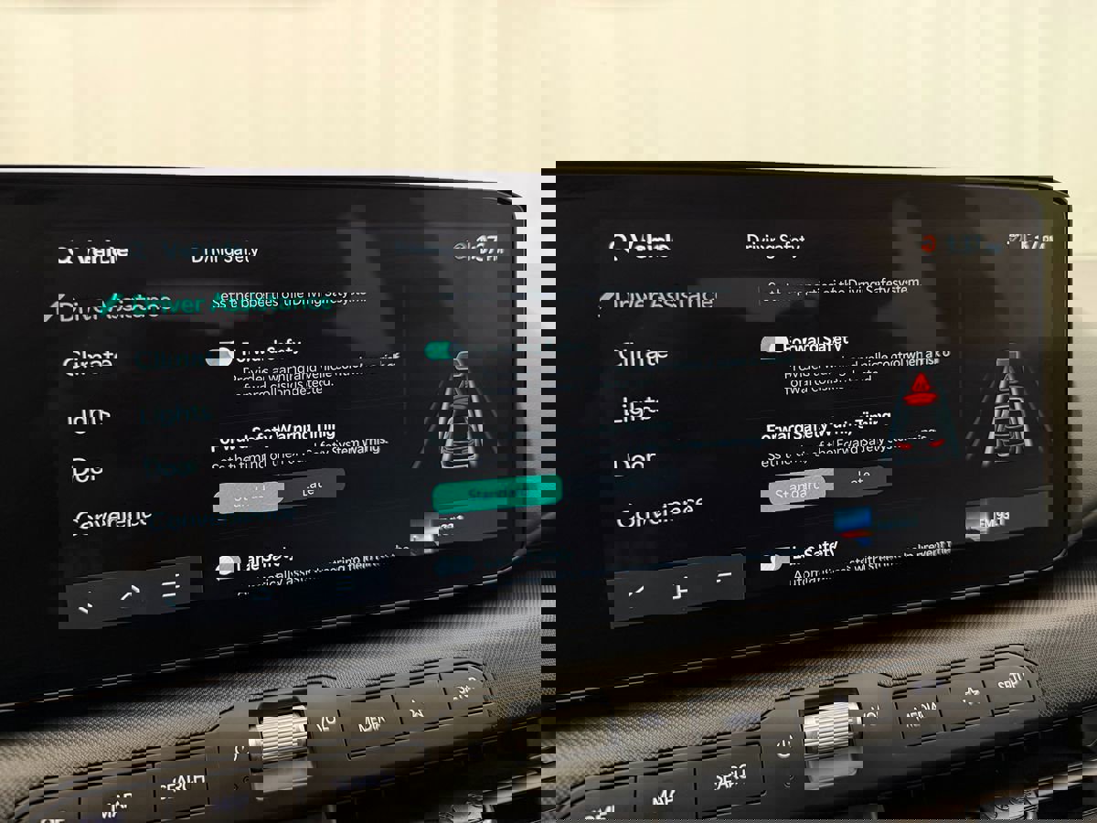 Used 2025 Kia K4 image 20