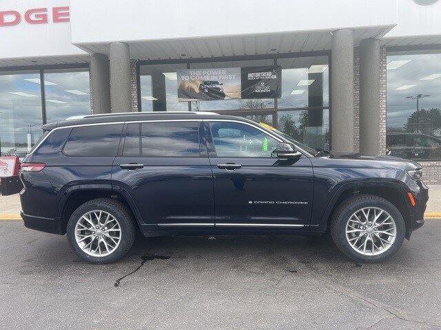 Used 2023 Jeep Grand Cherokee L Summit image 2