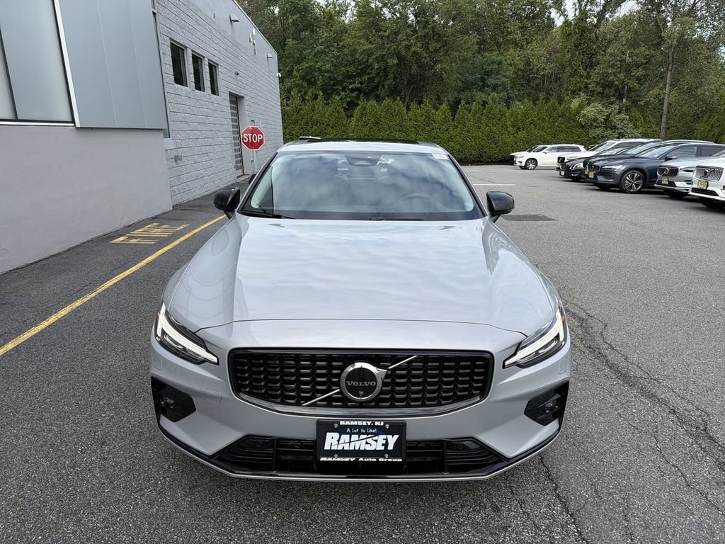 Certified 2024 Volvo S60 B5 Plus w/ Climate Package AWD/4WD image 3