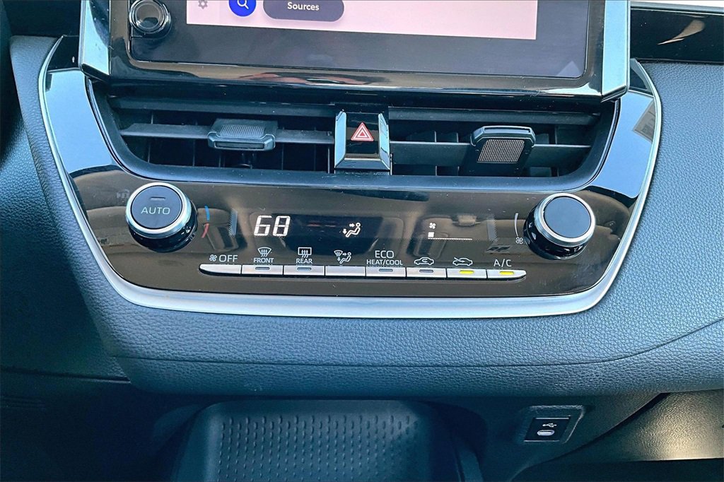 Used 2024 Toyota Corolla LE image 31