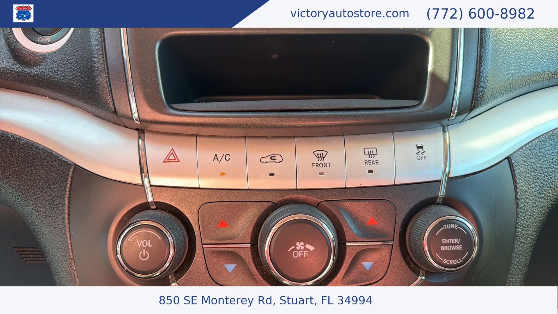 Used 2019 Dodge Journey SE FWD image 23