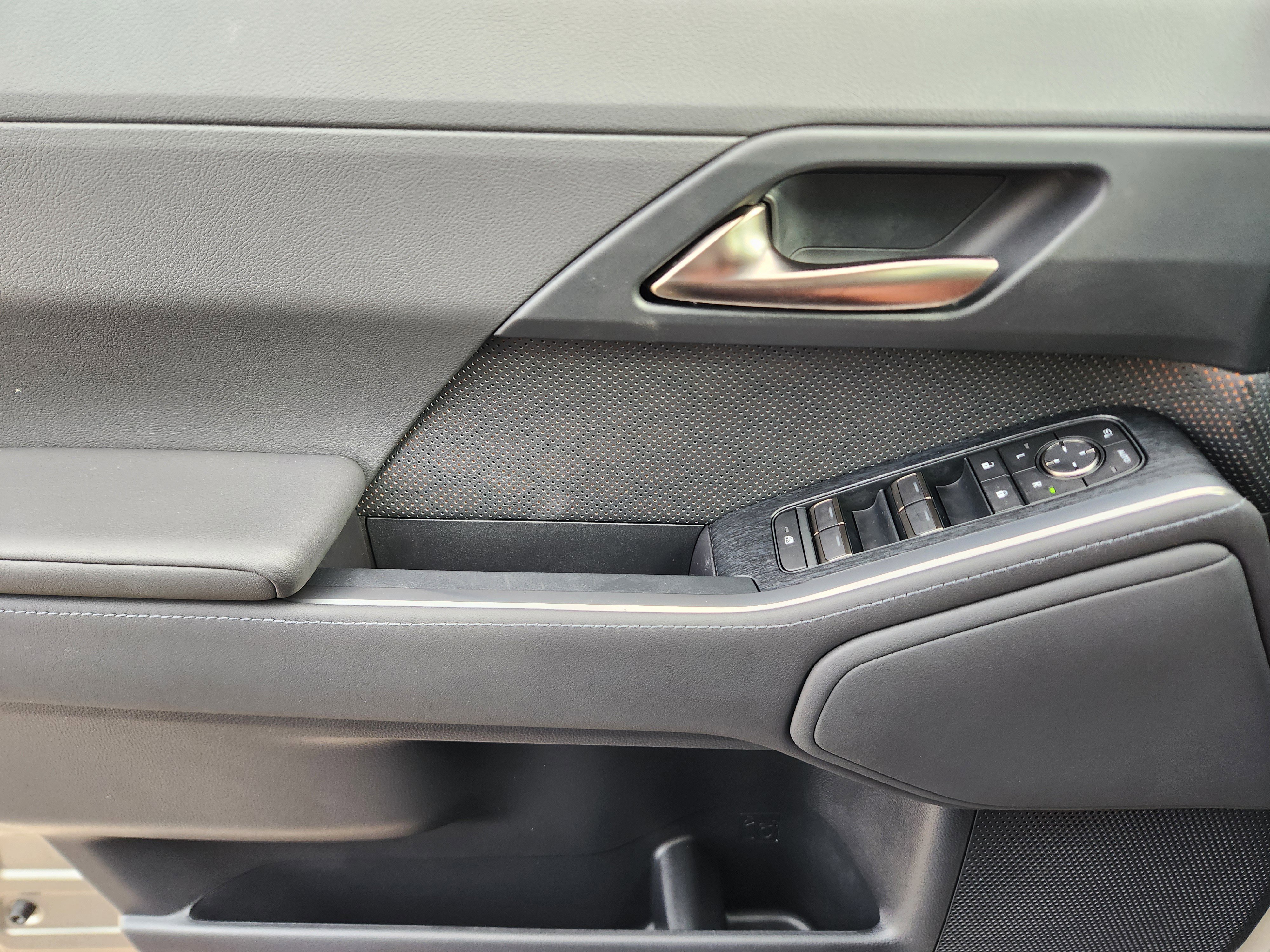 Used 2025 Lexus GX 550 image 29