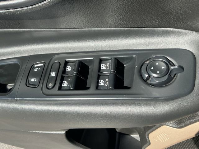 Used 2016 Jeep Renegade Limited AWD/4WD image 28