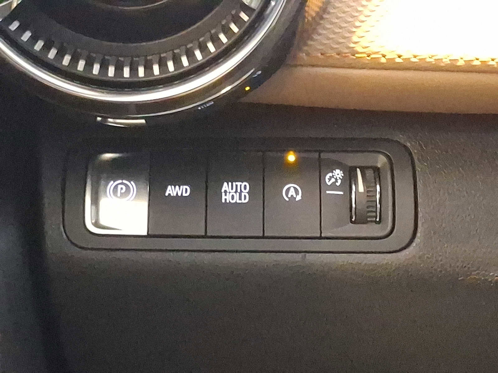 Certified 2025 Chevrolet Equinox ACTIV w/ Safety and Technology Package image 23