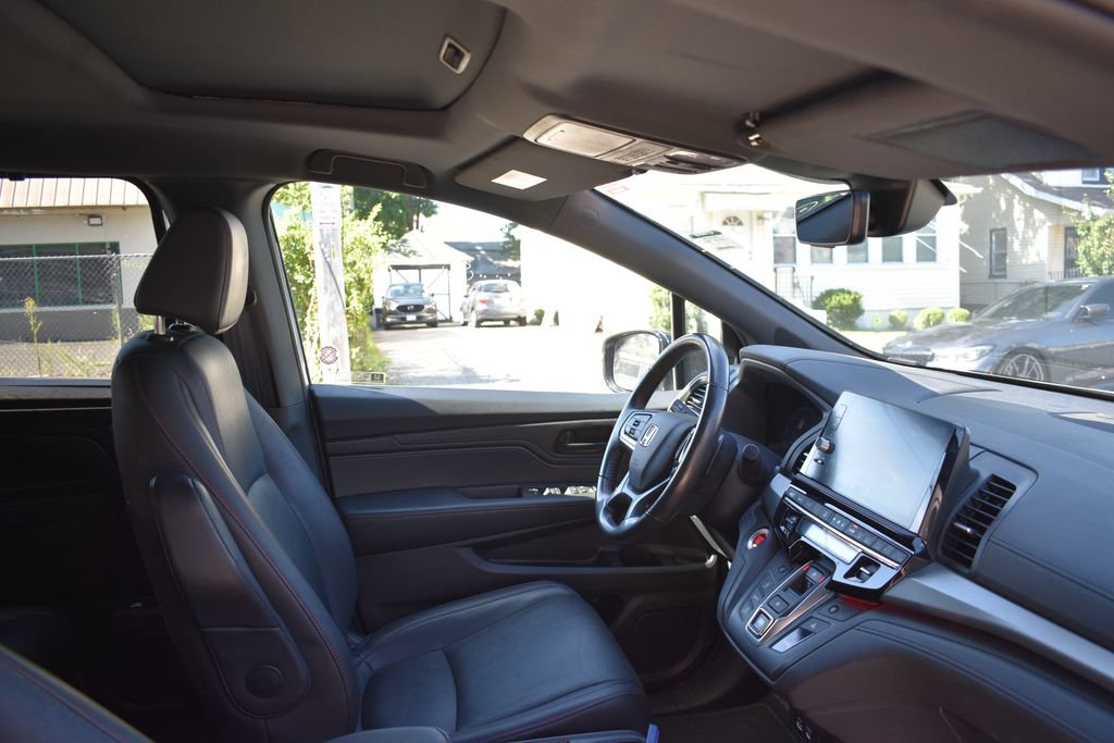 Used 2025 Honda Odyssey Sport-L image 17