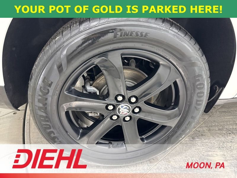 Used 2023 Buick Enclave Essence w/ Sport Touring Edition image 8