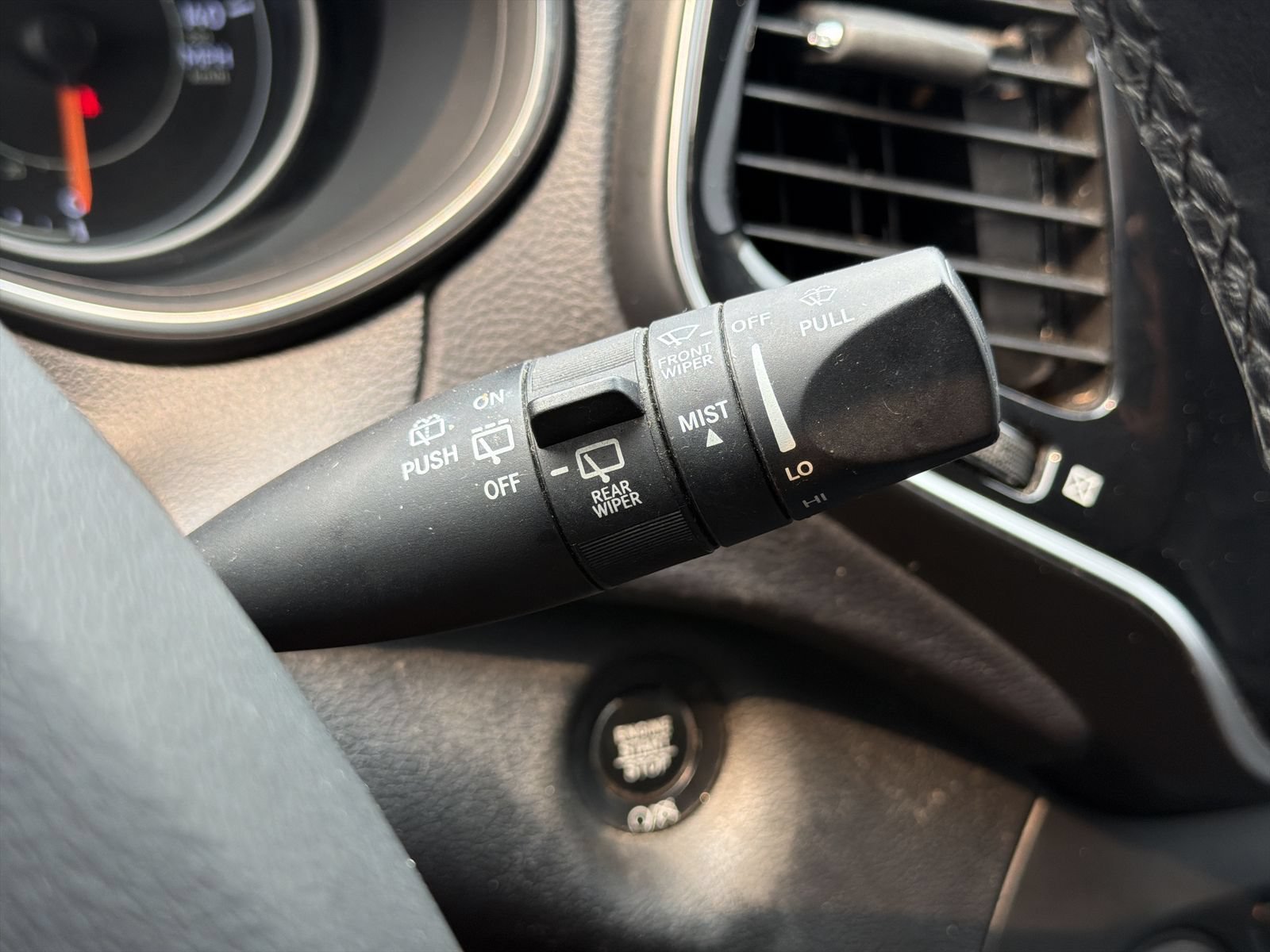 Used 2019 Jeep Cherokee Limited AWD/4WD image 28