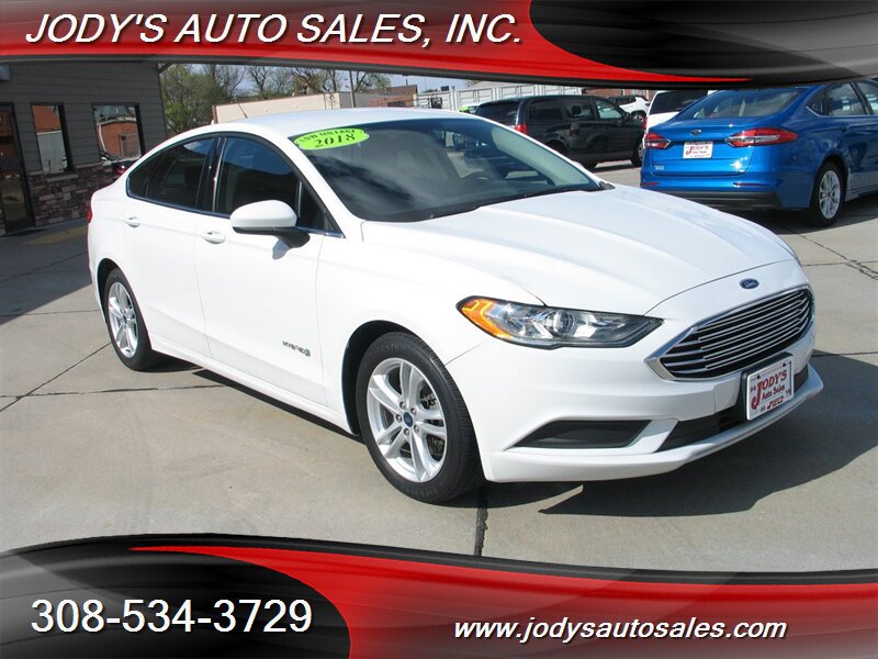 Used 2018 Ford Fusion SE FWD image 1
