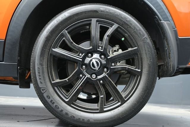 Used 2022 Nissan Kicks SR w/ Premium Package FWD image 9