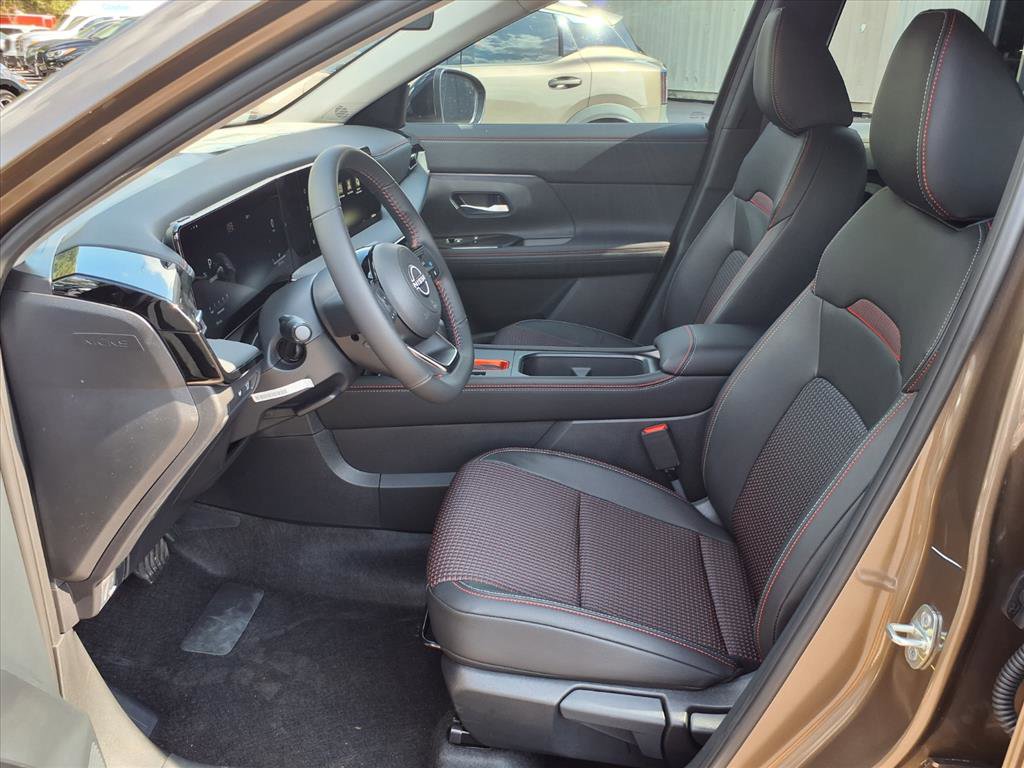 New 2026 Nissan Kicks SR FWD image 14