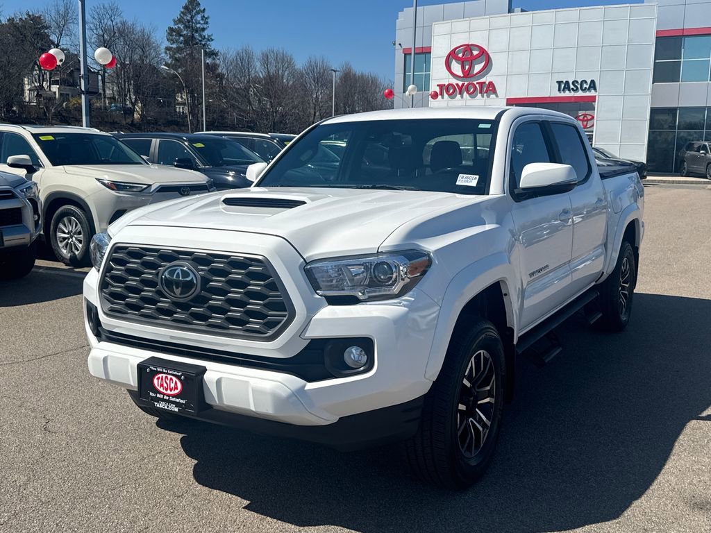 Used 2021 Toyota Tacoma TRD Sport AWD/4WD image 3