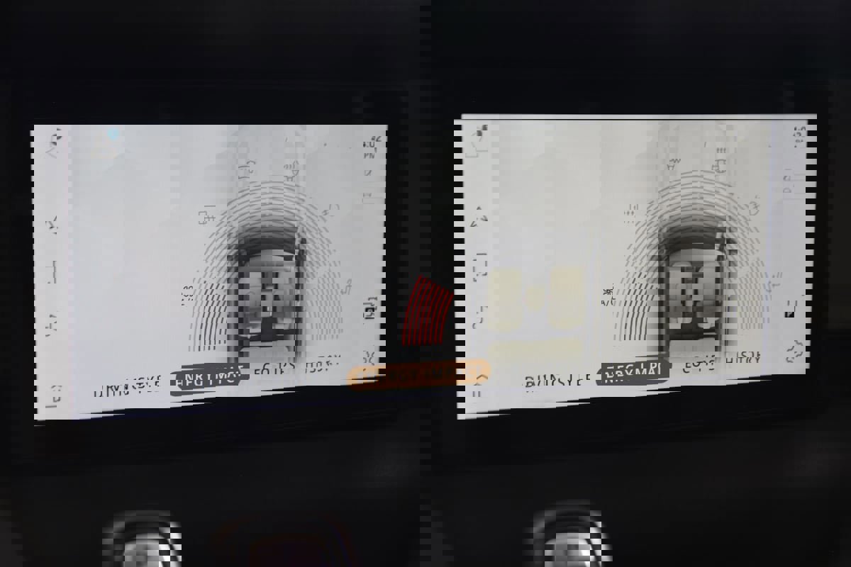 Used 2023 Land Rover Defender 110 SE image 39