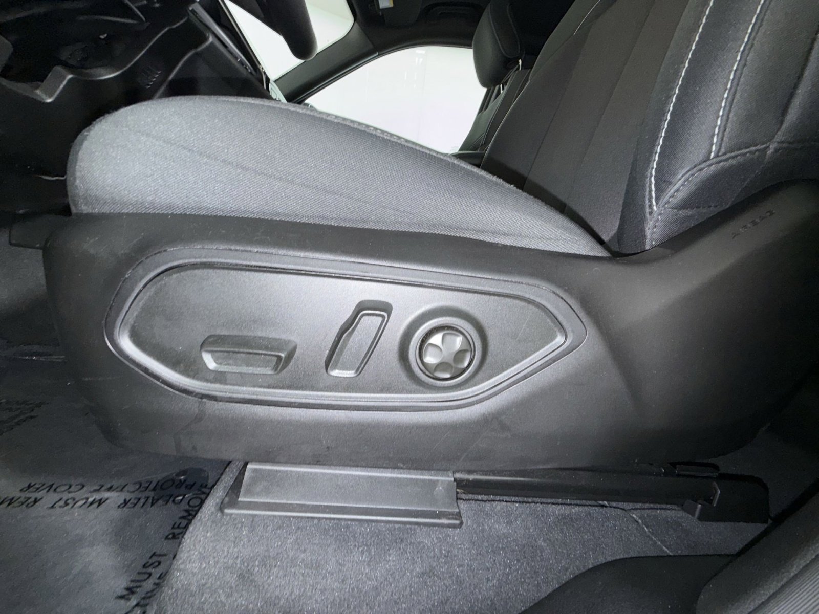 Used 2025 Jeep Grand Cherokee L Laredo w/ Luxury Tech Group I AWD/4WD image 14