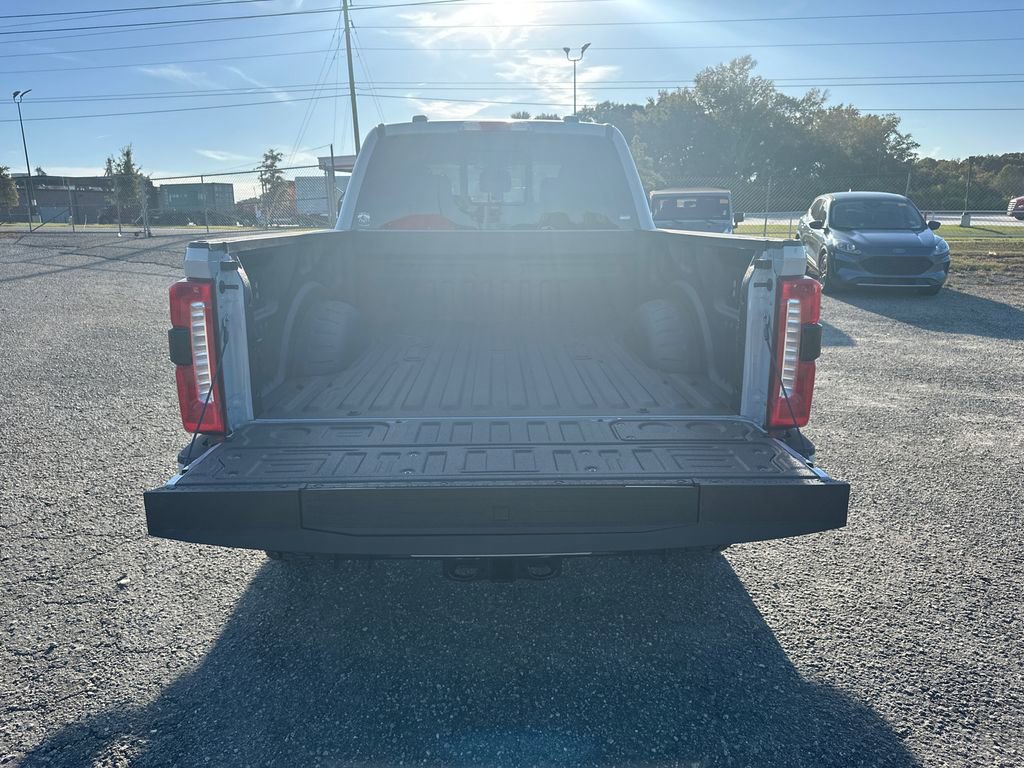 New 2026 Ford F250 Lariat w/ Black Appearance Package image 18