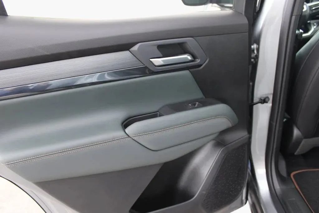 New 2026 GMC Terrain AT4 AWD/4WD image 19