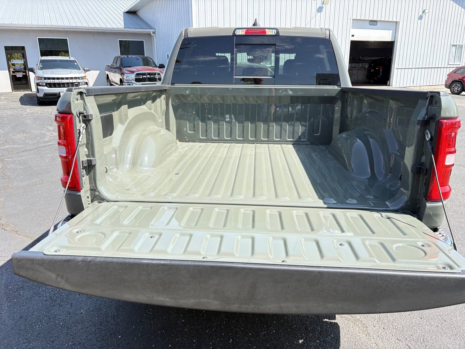 Used 2026 RAM 1500 Laramie AWD/4WD image 9