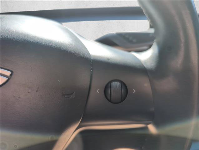 Used 2018 Tesla Model 3 Long Range RWD image 15
