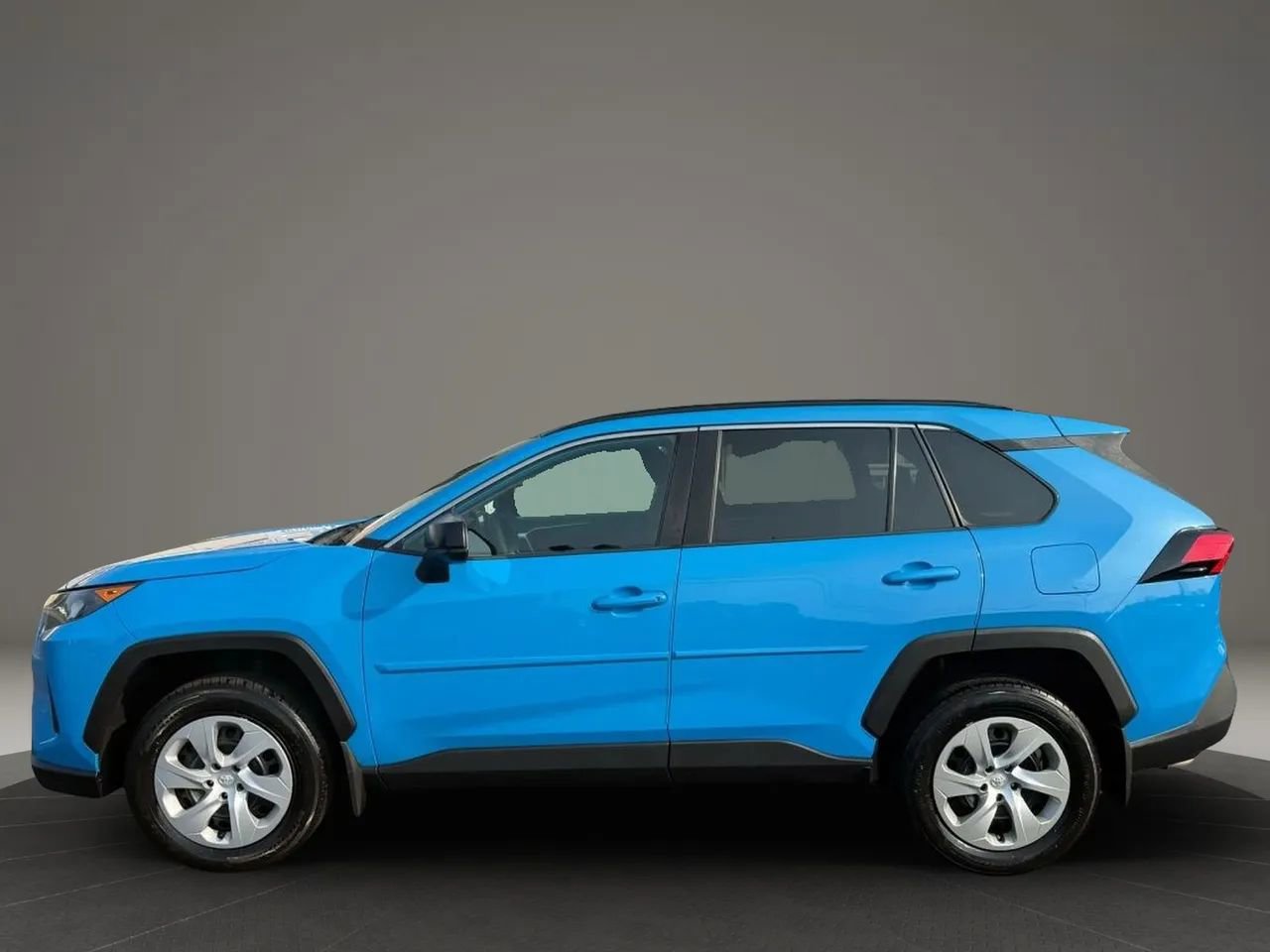 Used 2019 Toyota RAV4 LE w/ All Weather Liner Package image 9