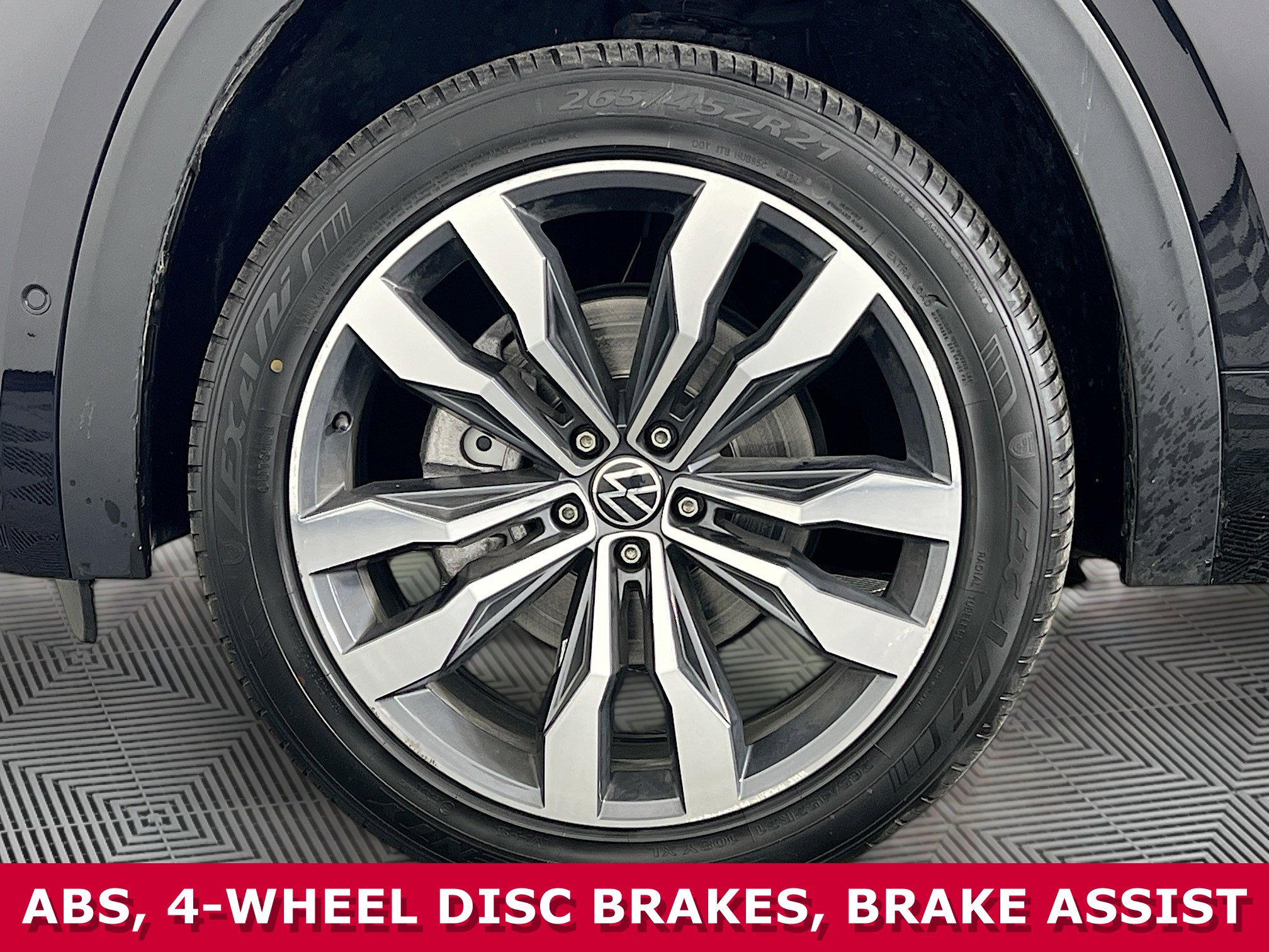 Used 2023 Volkswagen Atlas SEL Premium image 38