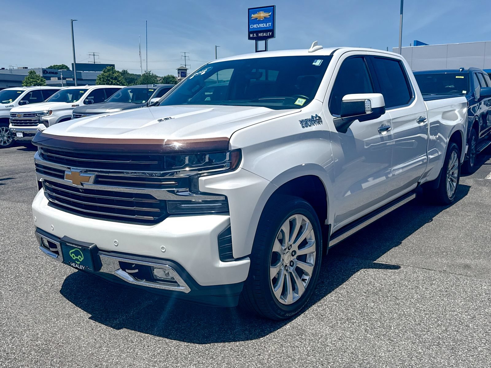Certified 2019 Chevrolet Silverado 1500 High Country w/ Technology Package AWD/4WD image 3