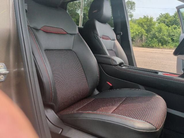 Used 2025 Nissan Kicks SR w/ SR Premium Package FWD image 19