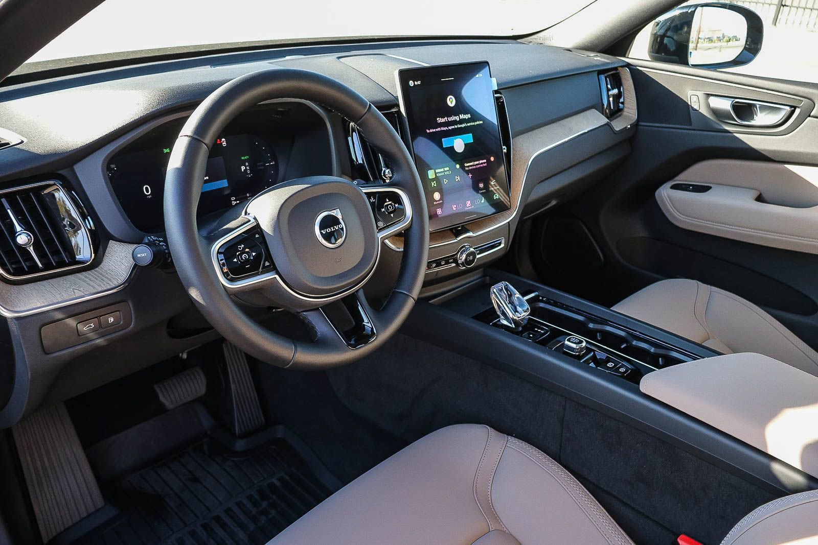 New 2026 Volvo XC60 T8 Plus w/ Climate Package image 30