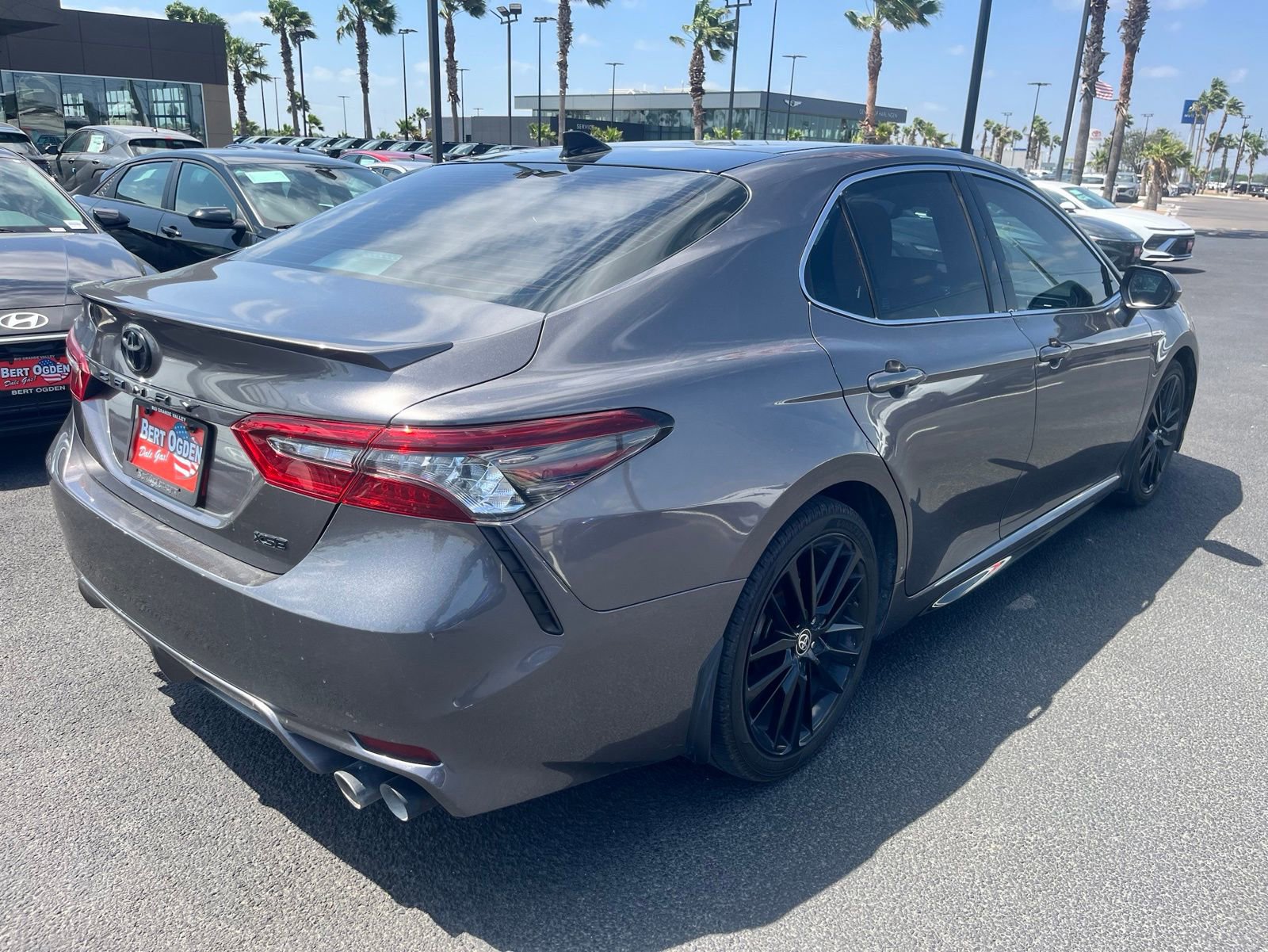 Used 2021 Toyota Camry XSE FWD image 9