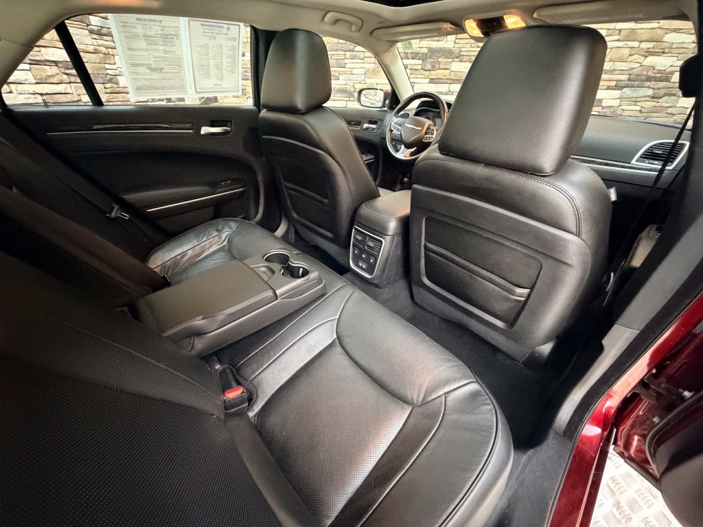 Used 2021 Chrysler 300 Touring L AWD/4WD image 34