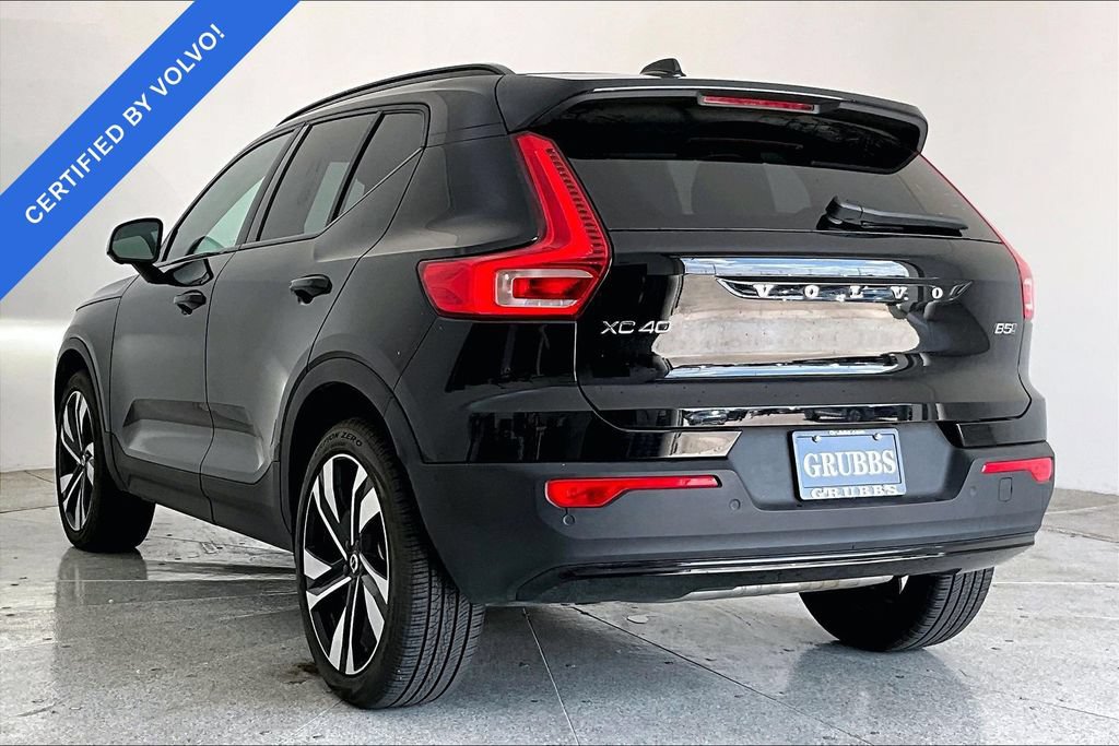 Used 2025 Volvo XC40 B5 Plus AWD/4WD image 14