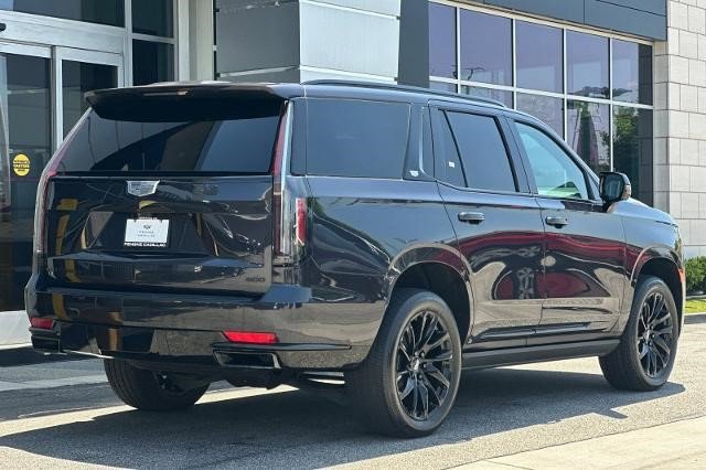 Certified 2024 Cadillac Escalade Sport Platinum w/ LPO, ONYX Package AWD/4WD image 4
