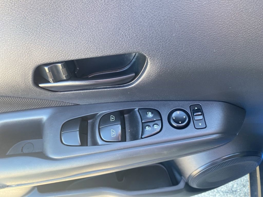 Used 2022 Nissan Kicks S image 19