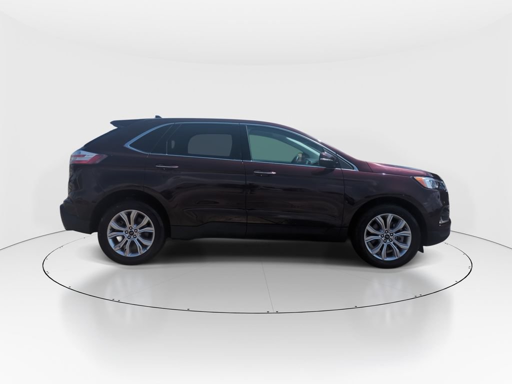 Used 2024 Ford Edge Titanium AWD/4WD image 9