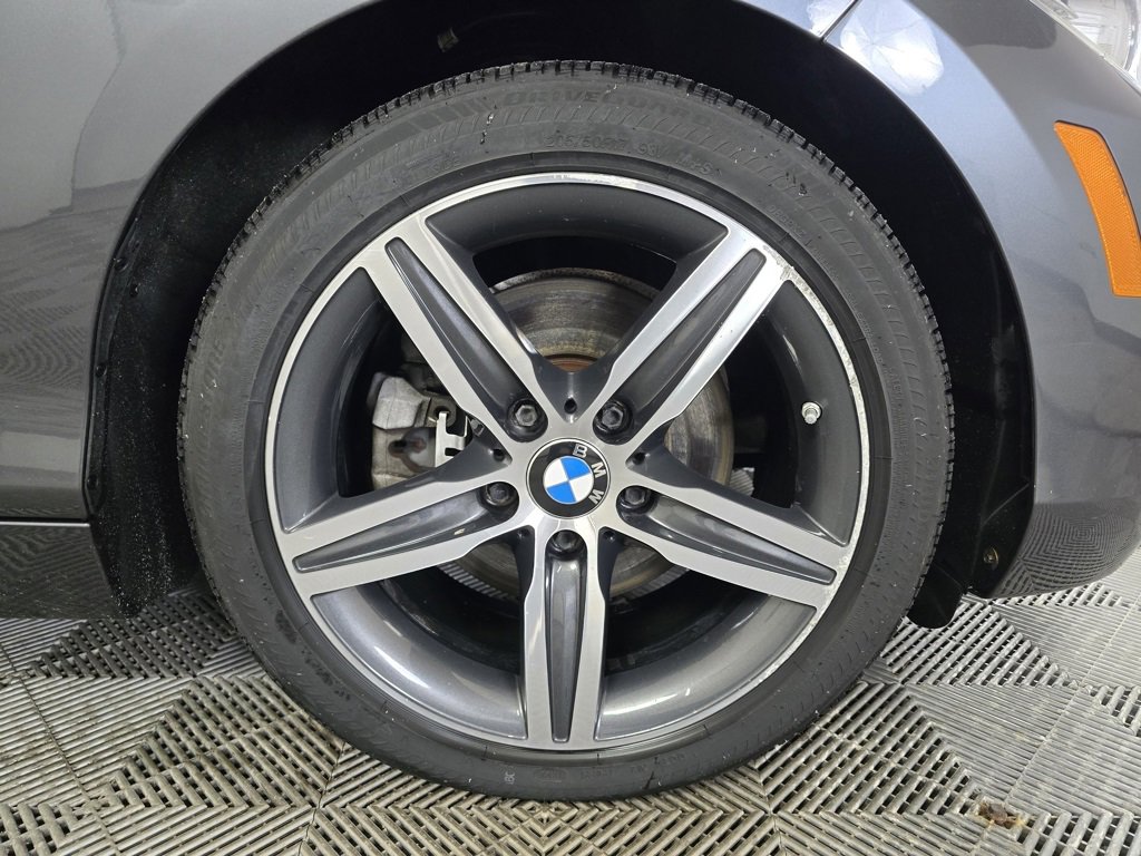 Used 2017 BMW 230i xDrive Convertible image 3