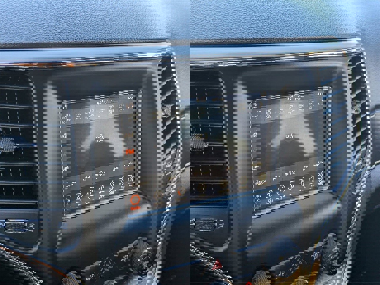 Used 2018 Jeep Grand Cherokee Limited image 24