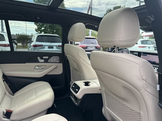 Used 2025 Mercedes-Benz GLS 450 4MATIC image 30