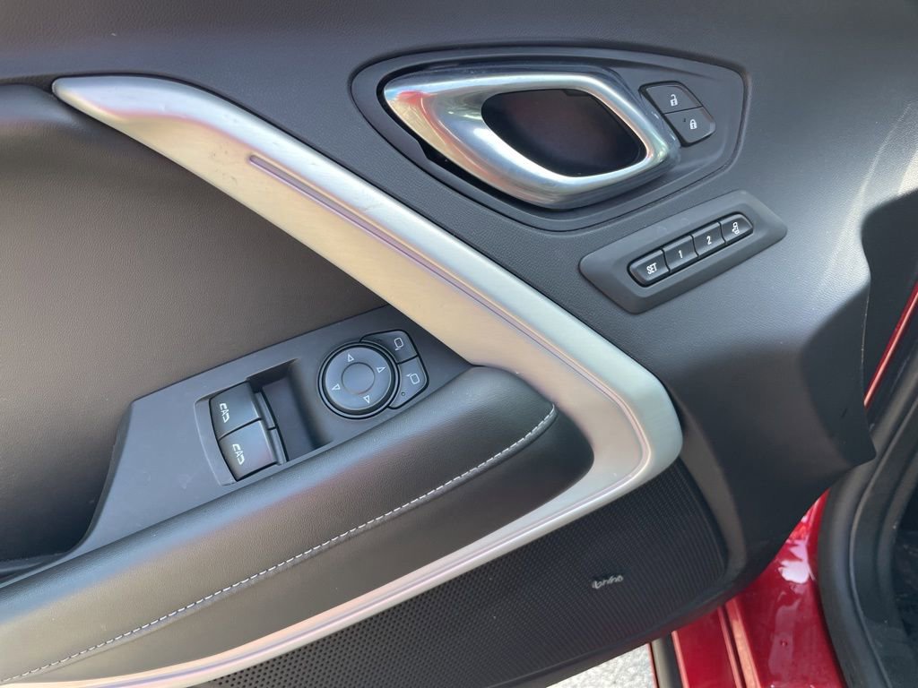 Used 2021 Chevrolet Camaro SS RWD image 6