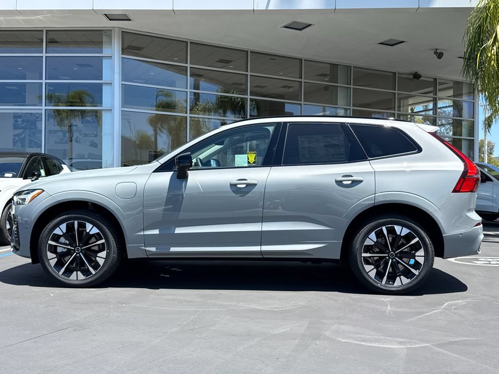 New 2026 Volvo XC60 T8 Plus w/ Climate Package PRO AWD/4WD image 2