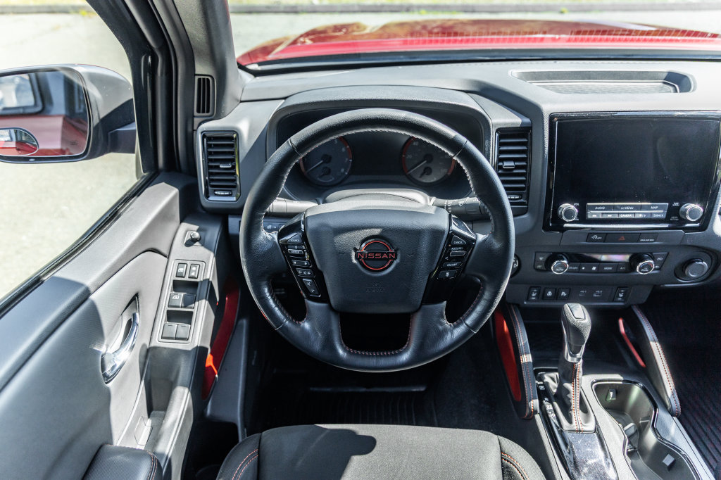 Used 2023 Nissan Frontier PRO-4X w/ Pro Convenience Package AWD/4WD image 31