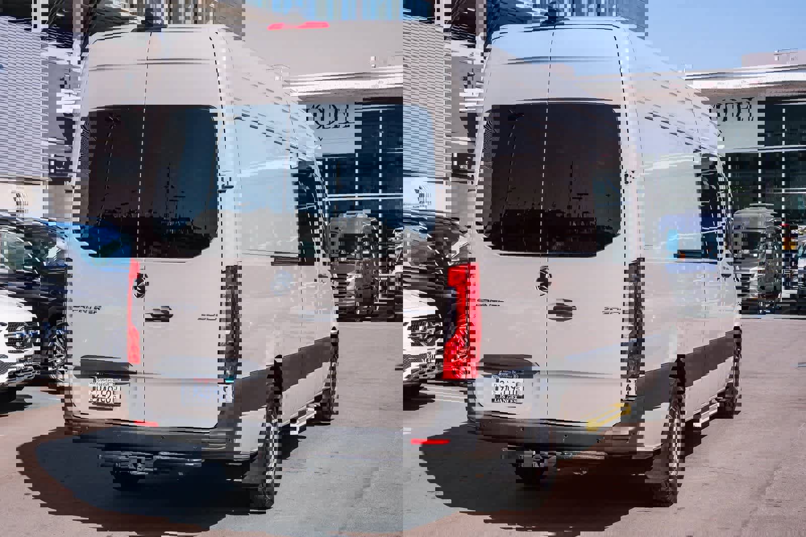 Used 2023 Mercedes-Benz Sprinter 2500 image 4