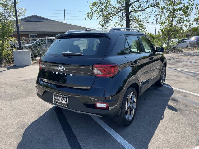 New 2026 Hyundai Venue SEL FWD image 5