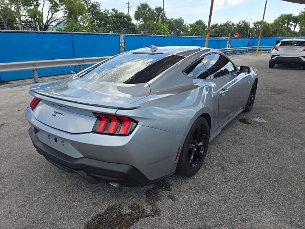 Used 2024 Ford Mustang GT RWD image 4
