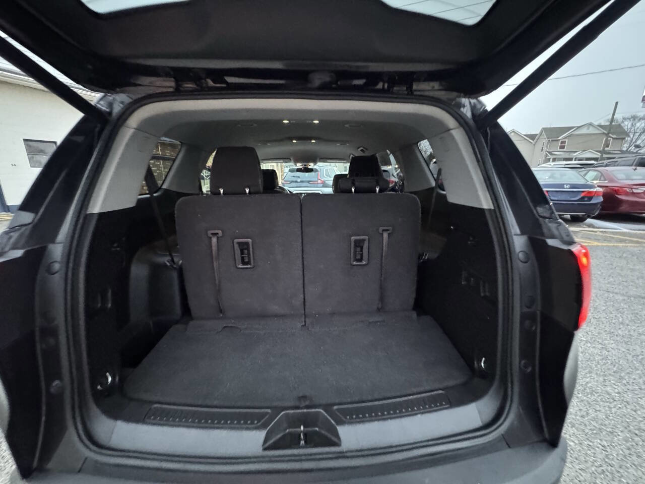 Used 2017 GMC Acadia SLE FWD image 37
