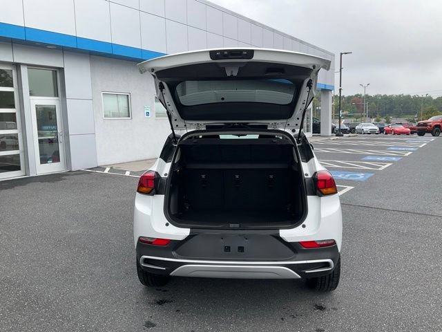 Used 2023 Buick Encore GX Preferred w/ Cold Weather Comfort Package FWD image 17