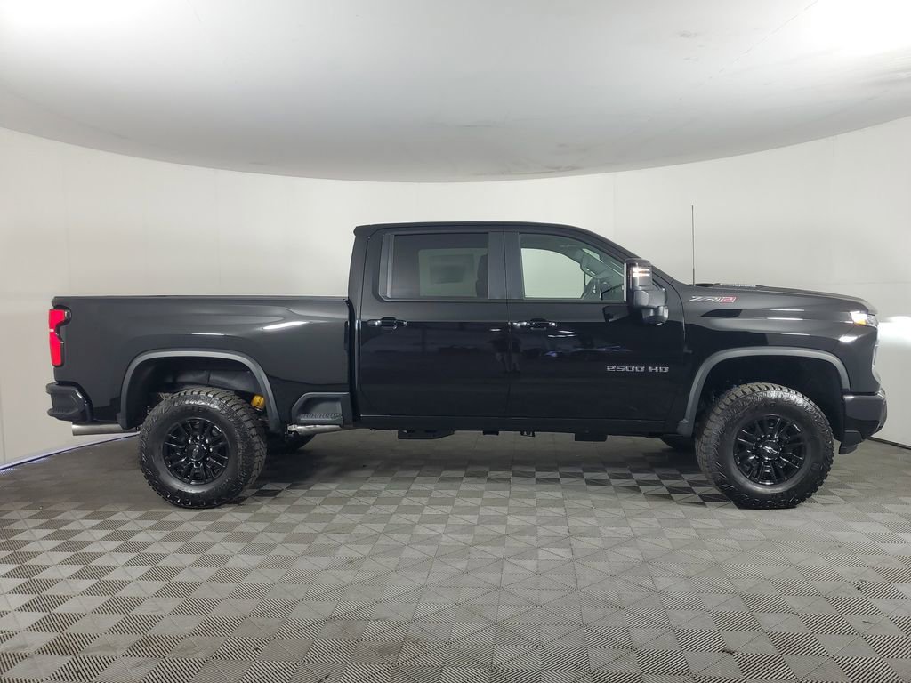 New 2026 Chevrolet Silverado 2500 ZR2 AWD/4WD image 3
