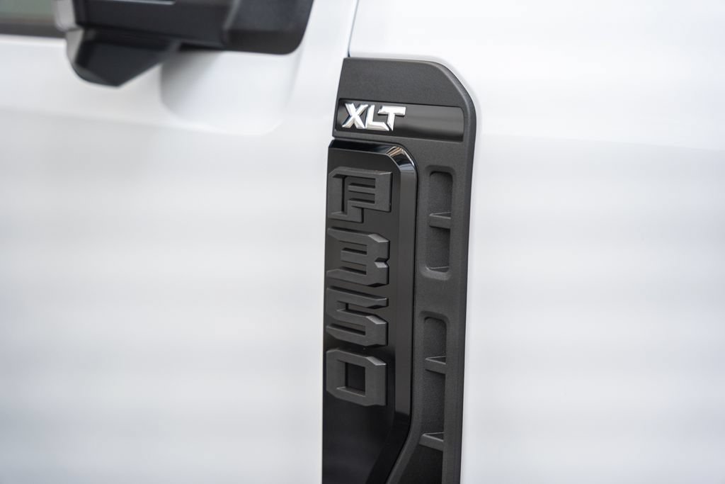 New 2026 Ford F350 XLT w/ XLT Premium Package AWD/4WD image 16