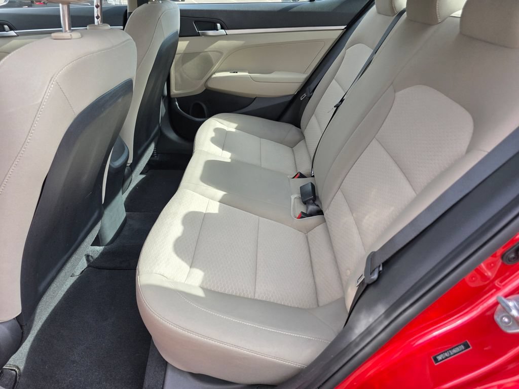 Used 2020 Hyundai Elantra SE FWD image 14
