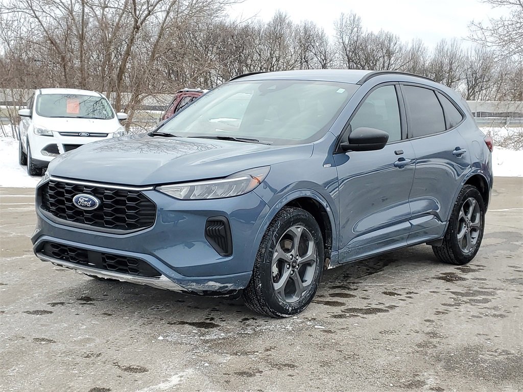 Used 2023 Ford Escape ST-Line image 2